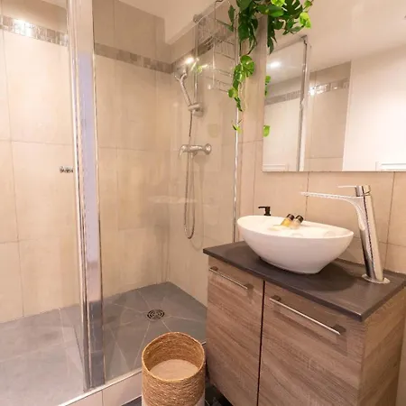 Harbour Pearl - Ac & Breakfast - 3min Walk To Tram *